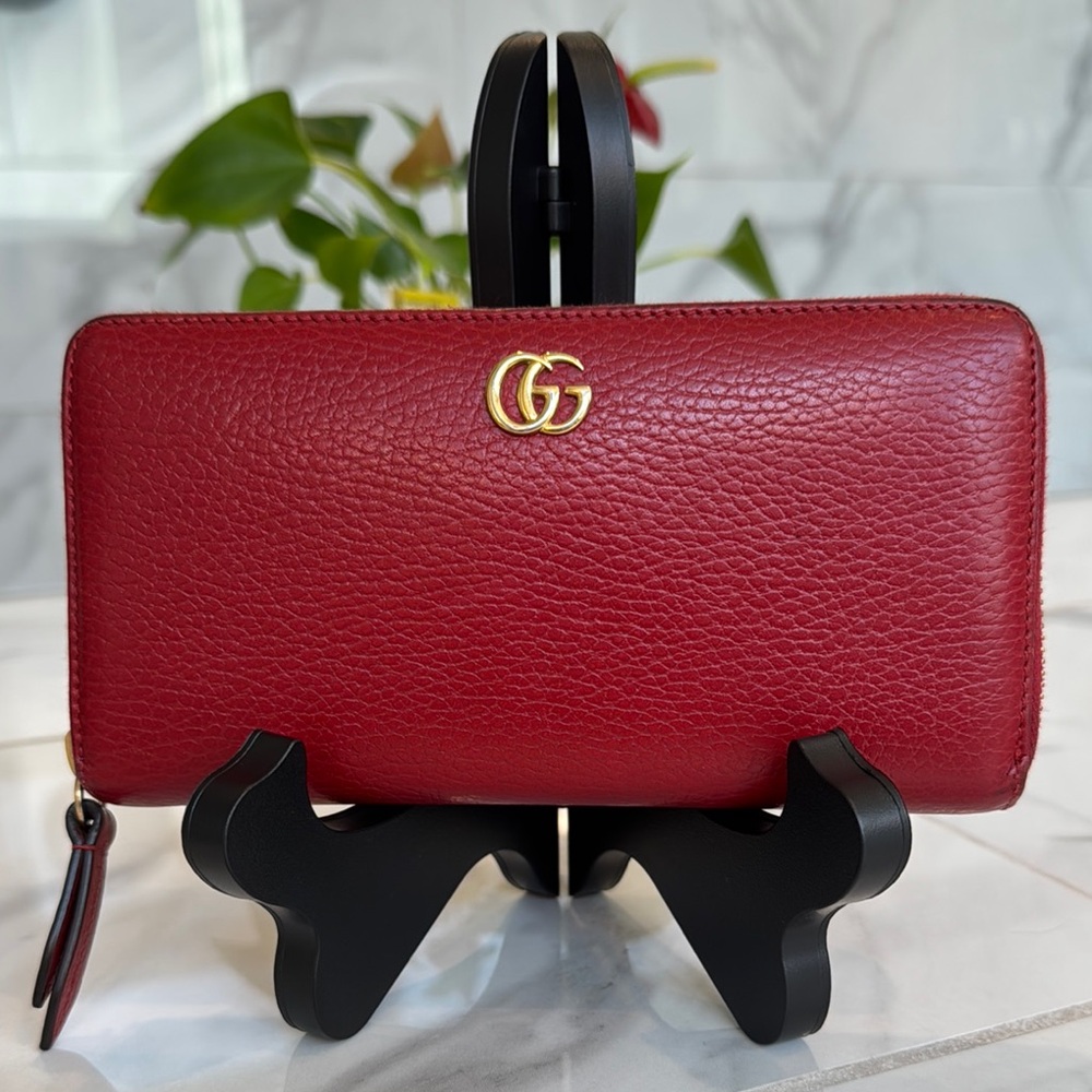 Gucci Red Leather Wallet Gold GG Logo
